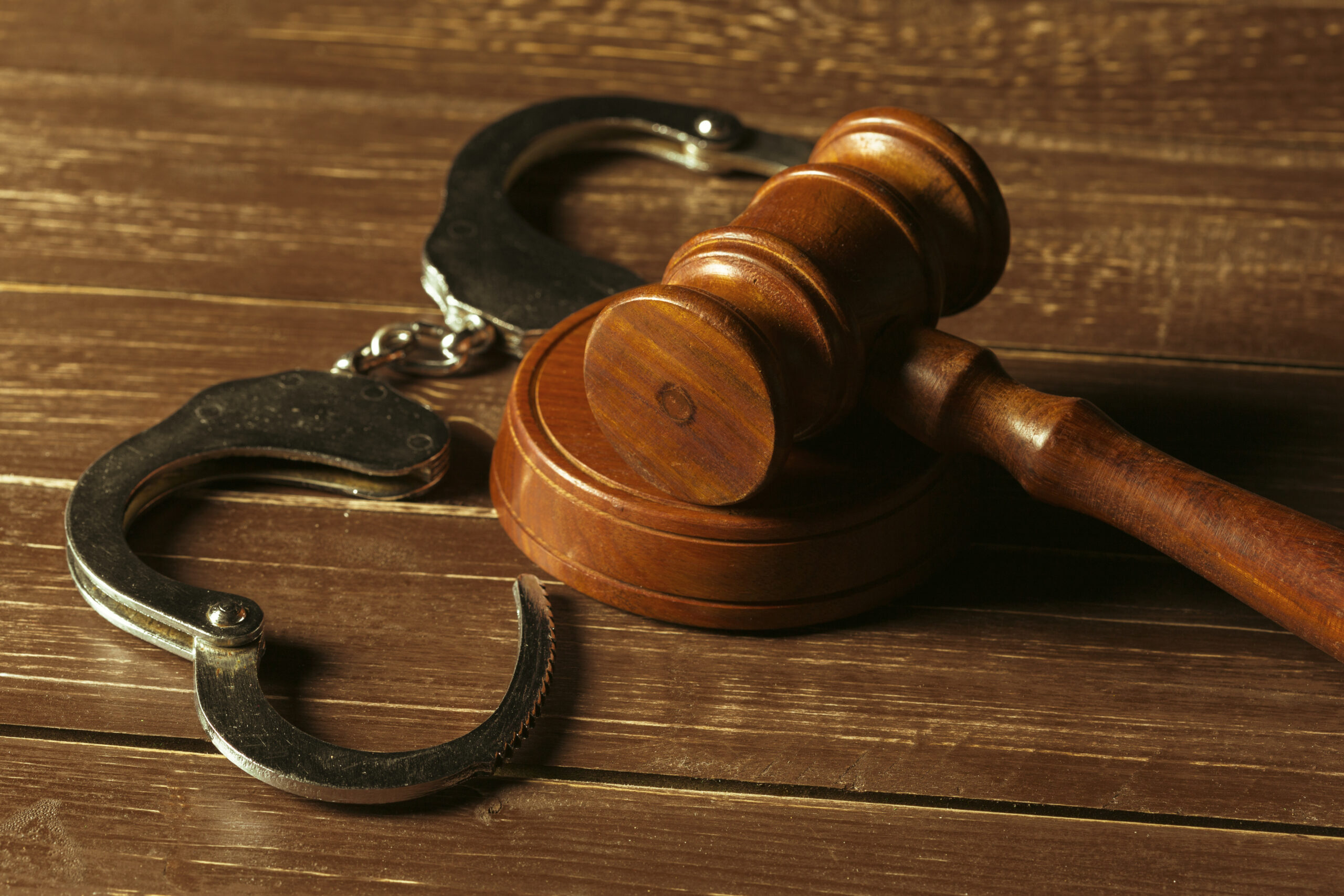 El abuso de confianza como agravante penal: cómo afecta a tu caso